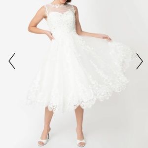 Unique Vintage 1950s Style Ivory
Lace & Tulle Riviera Bridal Dress